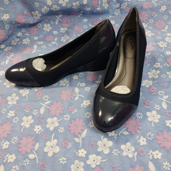 Life Stride Shoes - 3271 Size 8.5 Lifestride Juliana Soft System Comfort and Support. NIB